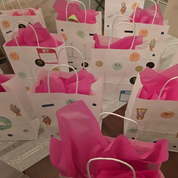 October Birthday Bag Game!! Pick a Number, Every Bag a Winner! One Grand Prize!! - Picture 4 of 16